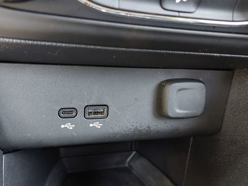 Used 2025 Buick Encore GX Preferred AWD/4WD image 17