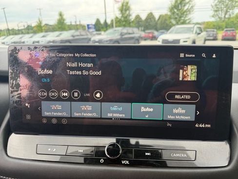 Used 2025 Nissan Rogue SL w/ SL Premium Package AWD/4WD image 17