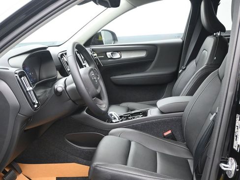 New 2026 Volvo XC40 B5 Ultra AWD/4WD image 11
