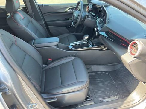 Certified 2026 Chevrolet Trax RS w/ Sunroof Package image 24