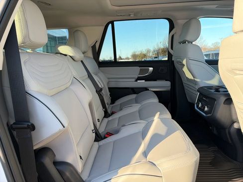 Used 2025 Ford Expedition Max Platinum w/ Platinum Ultimate Package image 40