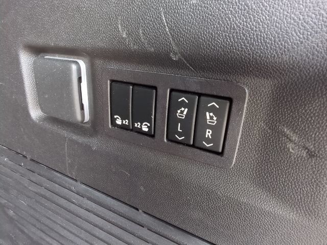 Used 2023 GMC Yukon Denali AWD/4WD image 36