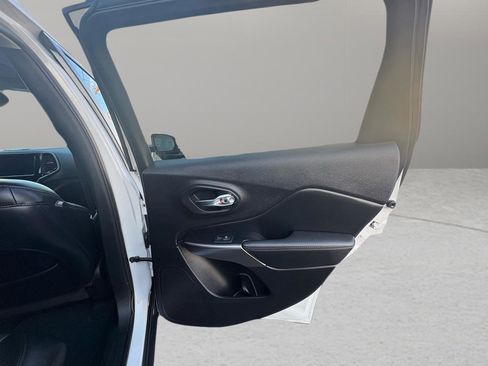 Used 2021 Jeep Cherokee Limited w/ Elite Package image 29