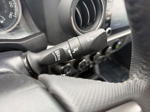 Used 2023 Toyota Tacoma SR5 AWD/4WD image 35