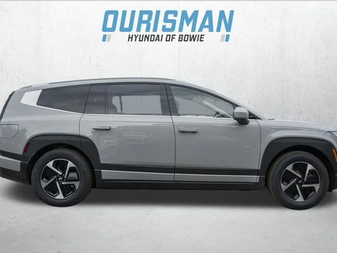 New 2026 Hyundai Ioniq 9 SE image 3