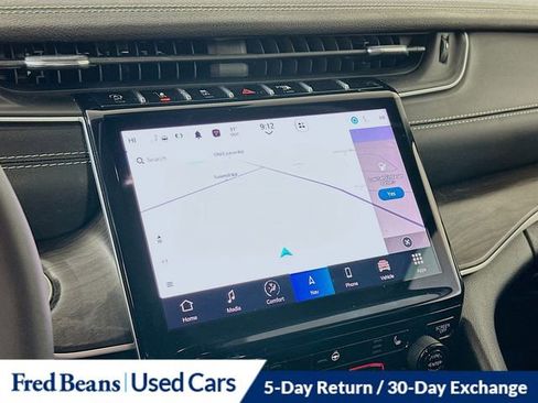 Used 2023 Jeep Grand Cherokee Limited w/ Black Appearance Package image 15