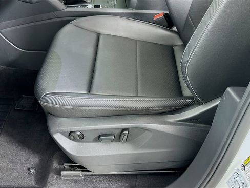 Used 2021 Volkswagen Atlas Cross Sport SE FWD image 19