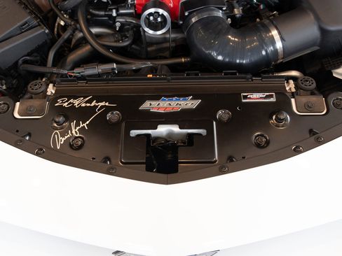 Used 2021 Chevrolet Camaro SS RWD image 5
