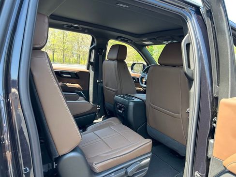 New 2026 Chevrolet Suburban High Country RWD image 50