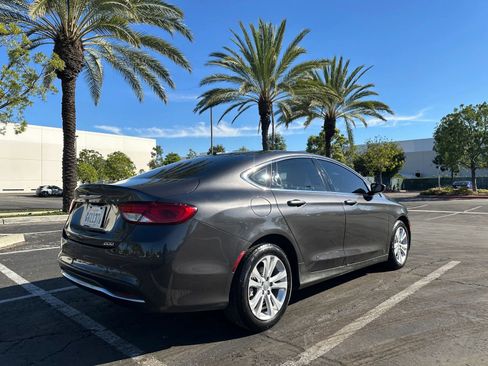 Used 2016 Chrysler 200 Limited w/ Convenience Group image 2
