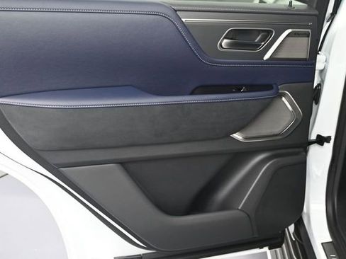 New 2026 INFINITI QX80 4WD w/ Sport Exterior Package image 22