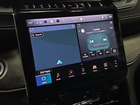 Used 2024 Jeep Grand Cherokee Limited w/ Black Appearance Package image 16