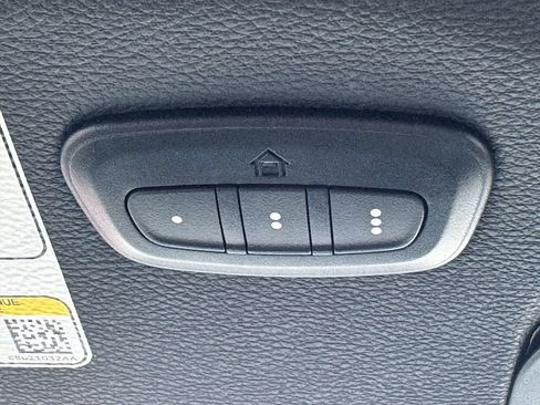 Used 2024 Jeep Wrangler Unlimited Sahara AWD/4WD image 28