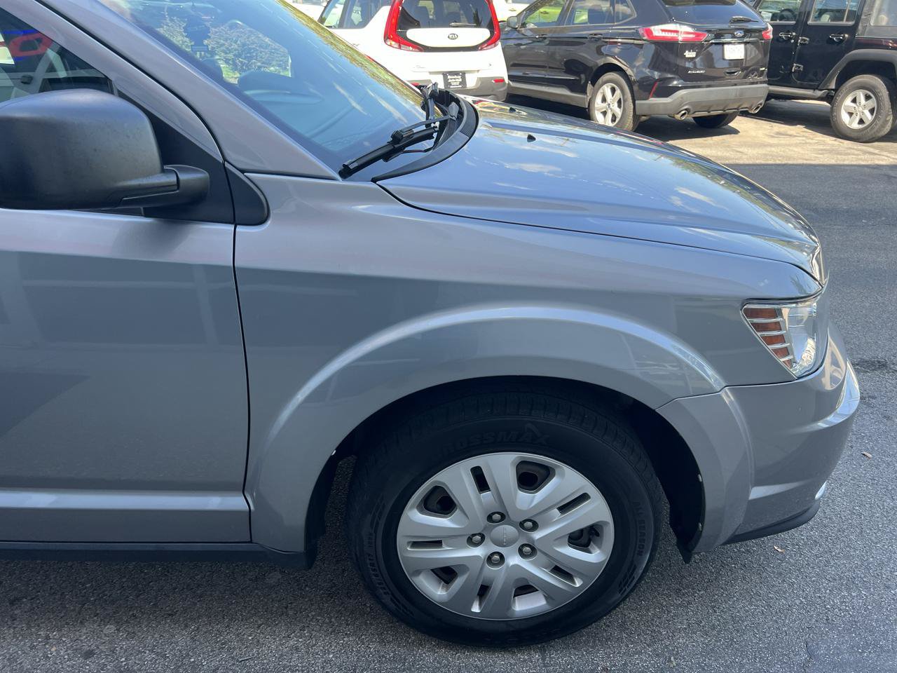 Used 2020 Dodge Journey SE FWD image 8