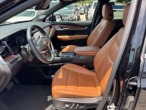 Used 2025 Cadillac XT5 Premium Luxury w/ Technology Package FWD image 14