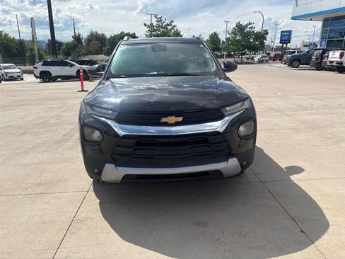 Used 2022 Chevrolet TrailBlazer LT FWD image 2