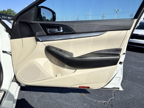 Used 2023 Nissan Maxima SV w/ Floor Mat Group FWD image 13