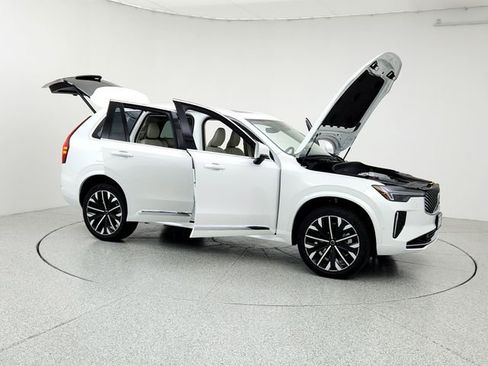 New 2026 Volvo XC90 B6 Ultra image 10
