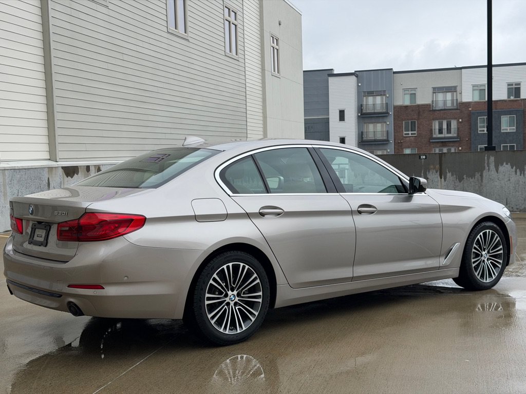 Used 2019 BMW 530i xDrive AWD/4WD image 3