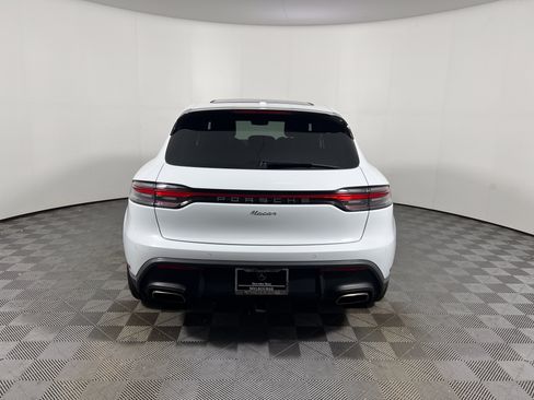 Certified 2025 Porsche Macan AWD/4WD image 6