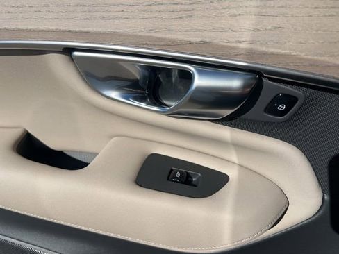 New 2026 Volvo XC90 B5 Plus w/ Protection Package image 24
