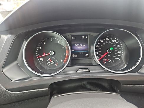 Used 2018 Volkswagen Tiguan SE w/ 3rd Row Seat Package image 24