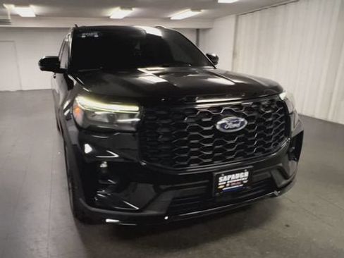 Used 2025 Ford Explorer ST w/ Sun And Sound Package AWD/4WD image 3