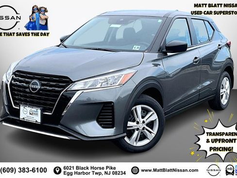 Certified 2025 Nissan Kicks Play S image 1