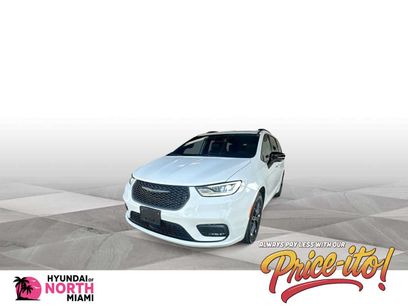 Used 2026 Chrysler Pacifica Limited w/ S Appearance Package
