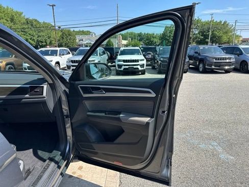 Used 2023 Volkswagen Atlas SE AWD/4WD image 12