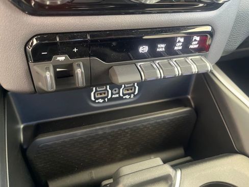 New 2022 RAM 2500 Big Horn w/ Level C Equiment Group image 44