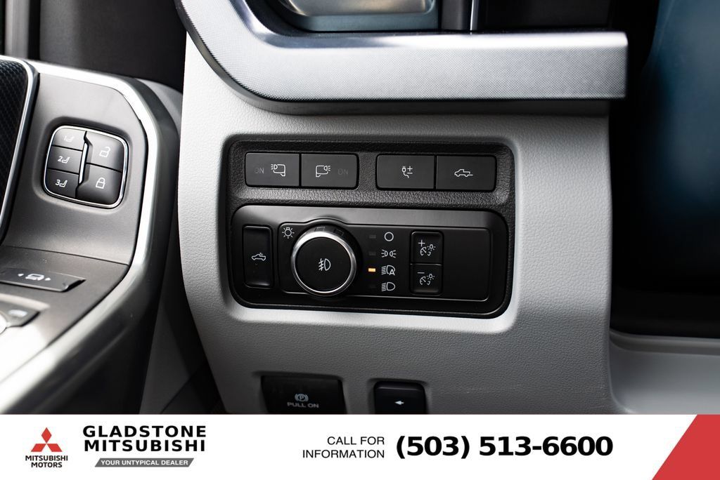 Used 2023 Ford F350 Limited w/ FX4 Off-Road Package AWD/4WD image 15