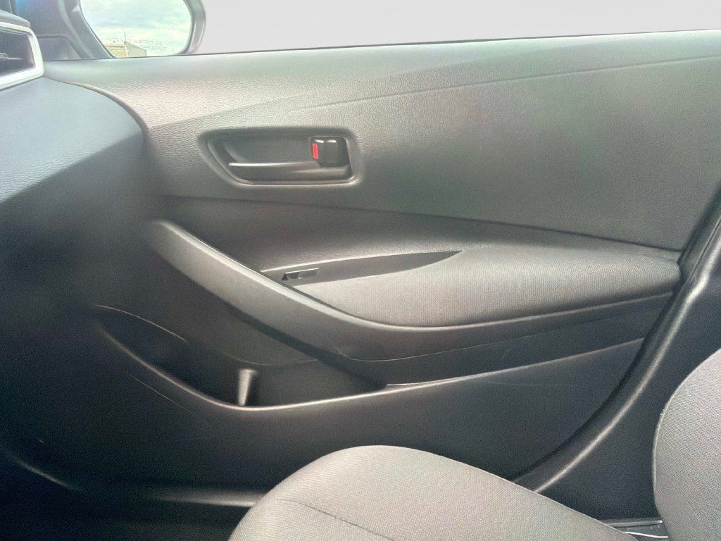 Used 2022 Toyota Corolla LE FWD image 23