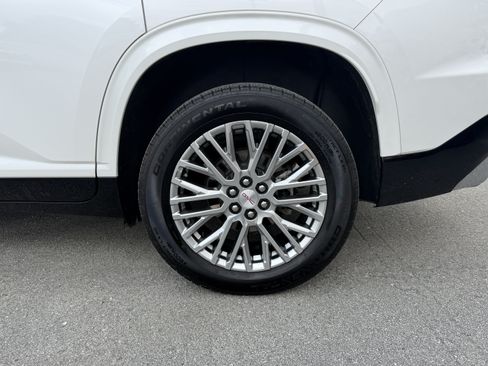 Used 2025 GMC Acadia Denali w/ LPO, Floor Liner Package AWD/4WD image 11