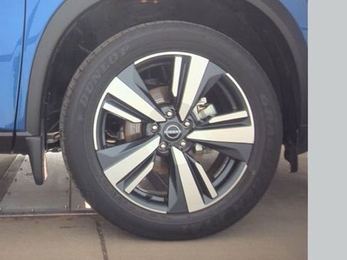 Used 2023 Nissan Rogue SL w/ SL Premium Package image 22