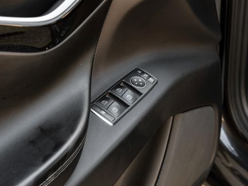 Used 2018 Tesla Model X 75D image 46