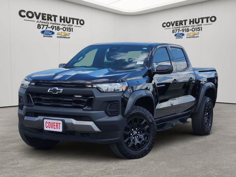 Used 2024 Chevrolet Colorado Trail Boss w/ Advanced Trailering Package AWD/4WD image 1
