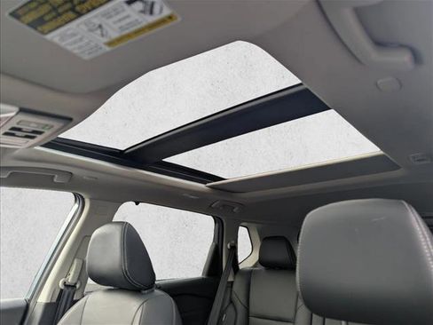 Used 2024 Nissan Rogue SL w/ SL Premium Package image 17