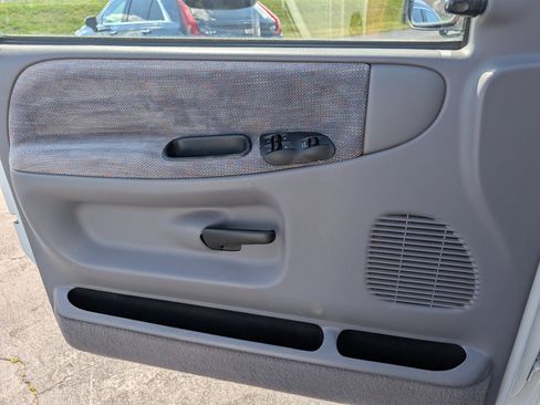 Used 1997 Dodge Ram 1500 Truck 4x4 Club Cab image 17