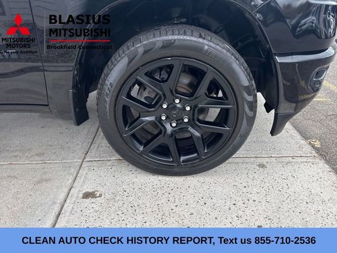 Used 2023 RAM 1500 Laramie AWD/4WD image 3