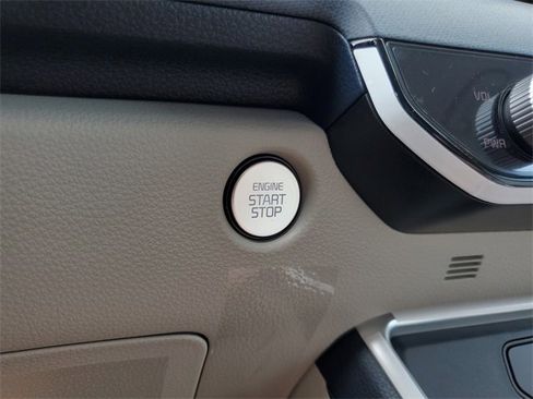 New 2026 Kia Carnival EX image 30