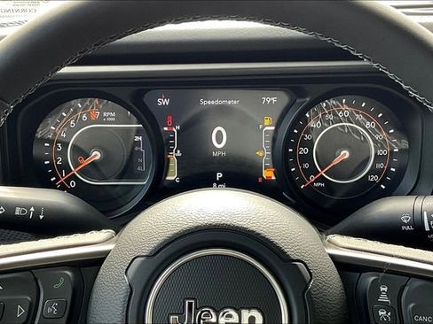 New 2025 Jeep Gladiator Mojave w/ Convenience Group image 19