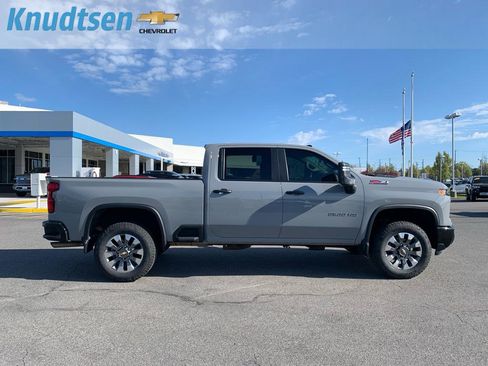 Used 2025 Chevrolet Silverado 2500 Custom w/ Custom Convenience Package AWD/4WD image 8