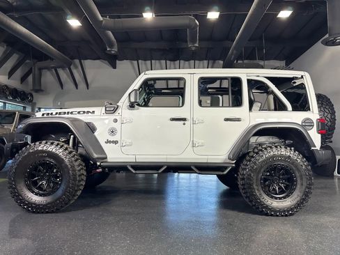 Used 2022 Jeep Wrangler Unlimited Rubicon 4xe w/ Cold Weather Group image 18