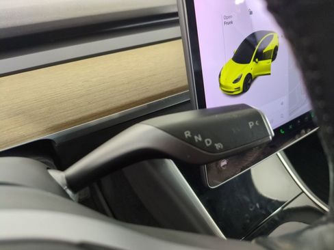 Used 2019 Tesla Model 3 Mid Range image 26