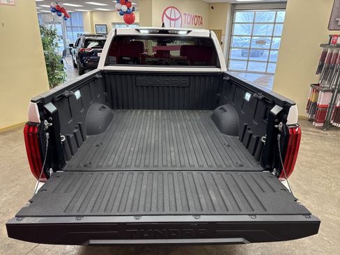 Used 2022 Toyota Tundra SR5 w/ SR5 Premium Package image 21