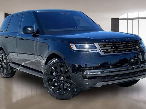 Used 2023 Land Rover Range Rover SE AWD/4WD image 3