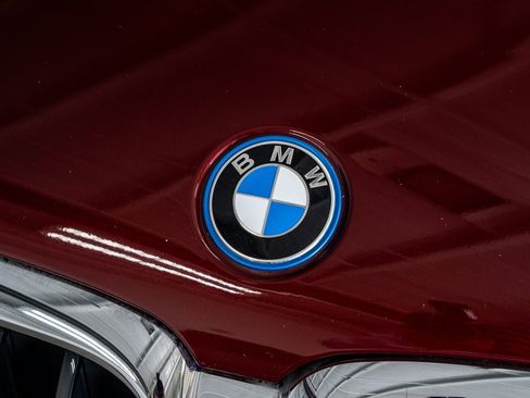 Used 2023 BMW 530e xDrive image 17