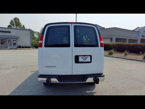 Used 2025 Chevrolet Express 2500 w/ Driver Convenience Package RWD image 7