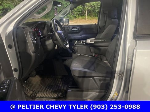 Used 2020 Chevrolet Silverado 1500 Custom w/ Custom Value Package RWD image 11